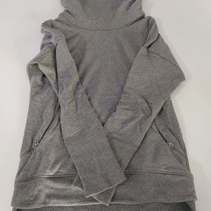 Lululemon size 6 Rest Day pullover